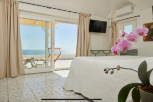 Suite Mirto access to the private terrace