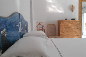 Suite Mirto "Corto Maltese" headboard